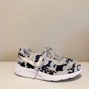 Nike Women’s Tanjun